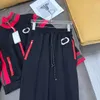Kvinnliga spårningsdräkter Två stycken sätter tröja byxor med bokstäver storlek för Lady Slim Tracksuit Autunmn