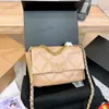 19 Stylish Womens Shoulder Bag Medium 30cm Leather Clamshell Diamond Gold Hardware Metal Buckle Luxury Handbag Matelasse Chain Crossbody Påsar underarm Sacoche