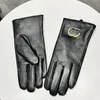 Gants en cuir avec lettres classiques pour femmes, gants chauds d'hiver de styliste, de haute qualité, pour cyclisme en plein air, à cinq doigts