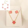 4 Collier de concepteur de luxe à quatre feuilles Collier de bijoux Colliers de pendentif Bracelet Bracelet Oreille Femmes Christmvalentine's Day Birthday Gifts Three Piece Set