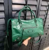 Fabrikgroßhandel Umhängetaschen 8 Farben coole Nieten-Punk-Einkaufstasche große Kapazität einfarbige Joker-Handtasche dieses Jahr beliebter gepolsterter Leder-Moderucksack 7305 #