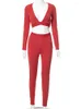 Kvinnors tvåbitar byxor Sexiga kläder Sporty Red 2 Set Tracksuits Women Soild For 2023 Wholesale Long Sleeve V Neck Crop Top