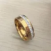 2017 nouveau luxe haute qualité large 8mm 316 titane acier jaune plaqué or clé grecque alliance cristal anneau hommes femmes 273C