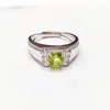 Anelli a grappolo Anello da uomo Anello naturale con peridoto verde reale Rotondo Argento sterling 925 6 6mm 0,9 ct Pietra preziosa Gioielleria raffinata per o donne X219257