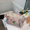 Bolsas de cosméticos Estuches Ins Bolsa de cosméticos para mujer Bolsa de maquillaje de gran capacidad Organizador de artículos de tocador con estampado floral Estuches de almacenamiento portátiles de viaje Bolsa de lavado 231006