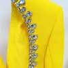 Ternos femininos temperamento moda mulheres longo blazer est 2023 designer amarelo jaqueta vestido elegante strass diamantes frisado casacos sem costas