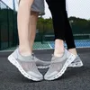 Buty wodne Sneakers Men Summer Aqua Buty na zewnątrz spacerowa na plażę Buty Buty Buty siatki oddychające dla kobiet Sapatilha Atletismo 231006