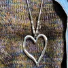 Collane con ciondolo 2023 Collana a cuore grande color argento vintage per donna Corda di velluto nero Chian maglione lungo regalo di gioielli punk