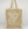 Designer strandpåse färgglada axelväskor ihåliga handväskor med bokstäver klassiska dam stickning kosmetiska väskor shoppingväska