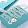 Original Tiffny Sceau En Acier Lettre Amour Coeur Pendentif Collier Pour Femmes Cadeau Avec Boîte Chaîne Épaisse Collier Designer Bijoux Y22032184g