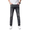 Herren-Jeans-Designer, leichte Luxus-High-End-Elastik-Herren-Slim-Fit-Jeans für Frühling und Sommer, dünn, gekämmt, warm gebohrt, weiche Hose mit kleinem Bein, KT2F