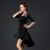 Abbigliamento da palco Abito da ballo latino in maglia di pizzo nero Nappa a mezza manica per le donne Costumi da ballo femminile Tango Cha Rumba