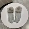 Dameswollen handschoenen Hoge kwaliteit Designer Winter Warme handschoen Mode Fietshandschoenen met vossenhaarbal