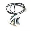 Anhänger Halsketten Natürliche Shell Nette Fisch Halskette Modeschmuck Perlmutt Leder Seil Für Frauen Männer Gift270R