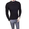 Suéter masculino bodycon suéter versátil de malha macia elástica estilosa pulôver para outono inverno com gola meia alta cor sólida