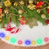 Julekorationer Vit julgrant kjol Plush Faux Fur Xmas Tree mattan God julgrandekorationer med LED -ljusår Heminredning 231006