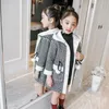 재킷 가을 겨울 소녀 털이 코트 패션 디자인 롱 코트 여자 아이 아웃웨어 그리드 패턴 따뜻한 겨울 재킷 코트 4-12t 231007