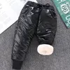 Pantaloni invernali da ragazzo in pelle leggera con triplo strato foderato in pile spesso per ragazze pantaloni lunghi elastici in cotone caldo moda per bambini 231007