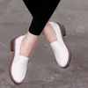 Klänningsko platt snörning oxford mjuka läder sneakers låga medelstora pumpar glider på loafers sommarskor för kvinna 231006