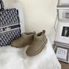 Stövlar designer kvinnor uggz australiska stövlar klassiska super snöstövlar ultralin mini stövlar plattform kvinnors päls fårskinn kastanj sand senapsfrö beige vinter stövlar