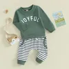 Conjuntos de ropa BeQeuewll Baby Boy Trajes de 2 piezas Sudadera de manga larga con estampado de letras navideñas y pantalones elásticos a rayas para ropa de otoño 231006