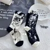 Automne et hiver nouveaux produits européens chaussettes femme personnalisé chaussette à la mode lettres Splash-Ink Style occidental célébrité Internet même Style Niche chaussettes pour femmes