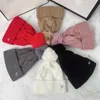 24style moda tasarımcı şapkalar Erkek ve kadın sevimli top sonbahar/kış termal örgü şapka kayak markası kaput yüksek kaliteli ekose kafatası şapkası lüks sıcak kapak