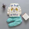 Set di abbigliamento Autunno Inverno Vestiti per bambina Bambini Ragazzi Gilet con cappuccio addensato T-shirt Pantaloni 3 pezzi / set Costume per bambini Tute per bambini 231007