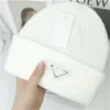 P cappello lavorato a maglia designer di marca Beanie Cap da uomo e da donna Cappello unisex lettera per il tempo libero Cappelli con teschio moda outdoor alta qualità 16 colori