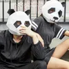 Maschere per feste Stampo di carta 3D Panda Testa Maschera Copricapo Modello animale Halloween Puntelli Cosplay Adulti Bambini Giochi di ruolo Dress Up Maschere artigianali fai-da-te Q231007