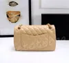 Lüks Crossbody Bag Klasik Flep Omuz Çantası Cowhide Kadınlar İçin Gerçek Deri Çantalar CC Çantalar Moda Cüzdan Altın Zincir Omuz Çantaları