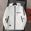 Herren Designerjacke Männer Jacke hochwertige modische Kapuze -Logo -Dreieck Logo Windproof Designerjacke Outdoor vielseitig lässig lässig