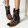 Boots Bonjomarisa المطرزة الأحذية الغربية للنساء الكاحل Bootie Cowboy Cowgirls Flower Print Fashiin Chunke Heel Slip on Shoes 231007