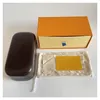 Étuis à lunettes de soleil Designer Box Case pour lunettes de protection Accessoires de lunettes Emballage Classique Jaune Marron Cuir Hard Drop 2807