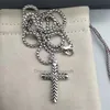 Chevron luksusowe naszyjniki wisiorek dla Jewlery Designer Cross for Women Naszyjnik w srebrze srebrnym