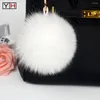 Basker äkta päls boll hatt tillbehör härlig färgglada stora naturliga pom poms fluffy fullness märke mode