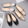 Pantofole Scarpe Moda Casual Estate Elegante Perla Tacco basso per le donne Pompe classiche di lusso Ladies Office Slip On 231006