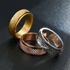 Personlighet Snake Mönster 304 Rotary Titanium Rostfritt stål Ringband för män och kvinnor Cool Fashion Finger Rings smycken Tillbehör Partihandel Anillos