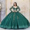 Emerald Green Shiny Quinceanera klänning från axelprinsessan Applique pärlor prom bollklänning söt 16 xv år gammal miss födelsedag