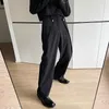 Pantaloni da uomo con bottoni in perla Sfilata di moda Pantaloni larghi casual dritti Pantaloni coreani streetwear da ufficio Pantaloni lunghi da uomo Harajuku