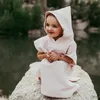 Serviettes Robes Peignoir bébé gaufré à capuche serviettes de bain de plage pour bébés produits de douche absorbant l'eau solide enfants serviettes coton robe de bain 231007