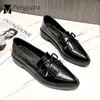 Hausschuhe 2023 Klassische Mädchen Quaste Bowtie Oxford Schuhe Große Größe 4142 Frauen Leder Loafer Spitz Zehen Turnschuhe Frau Dicke Heels flache 231006