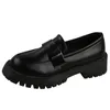 Derby zwarte platte schoenen Britse stijl Casual damessneakers Damesschoenen Loafers met ondiepe mond en bont Zacht 2023 231006