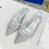 Glänsande silverklänningskor designers sandaler mångsidiga fyrkantiga strass spänne slingbacks 5,5 cm hög häl kvinnas sandal kattunge häl pekade tår designer sko