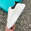 Designer kalvskinn överdimensionerade plattformskor mens trippel vit svart chock rosa frodig röd arbetar blå sammet lyxiga avslappnade sneakers läder kvinnors tränare US 5-11