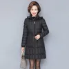 Trench da donna Cappotto invernale da donna con cappuccio Piumino in cotone 2023 Abiti leggeri di media lunghezza di media età Parka femminile di mezza età Capispalla