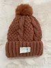 Designer-Herbst-Winter-Strickmütze für Herren und Damen, lässige Mützen, Weihnachtsgeschenk, dickes, warmes Design, Strickmützen, Herbstmütze aus reiner Wolle, Jacquard-Unisex-warme Haarball-Pom-Schädelmütze