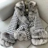 Kvinnors päls faux päls kappa kvinnor 2022 höst vinter ny ung stil kort houndstooth imitation silver räv päls varma plysch faux päls rockar fel231007