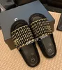 Yüksek kaliteli Paris Erkek ve Kadın Yaz Sandaletleri Lüks Tasarımcı Marka Terlik Metal Zincir Kenevir Halat Plaj Ayakkabıları Orta Topuk Düz Ayakkabı Kanal Tasarımcı Ayakkabı C