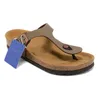 Designer tofflor män kvinnor flip flops spänne täppar mocka läder boston arizona glider tofflor vit svart kausal sandal tofflare